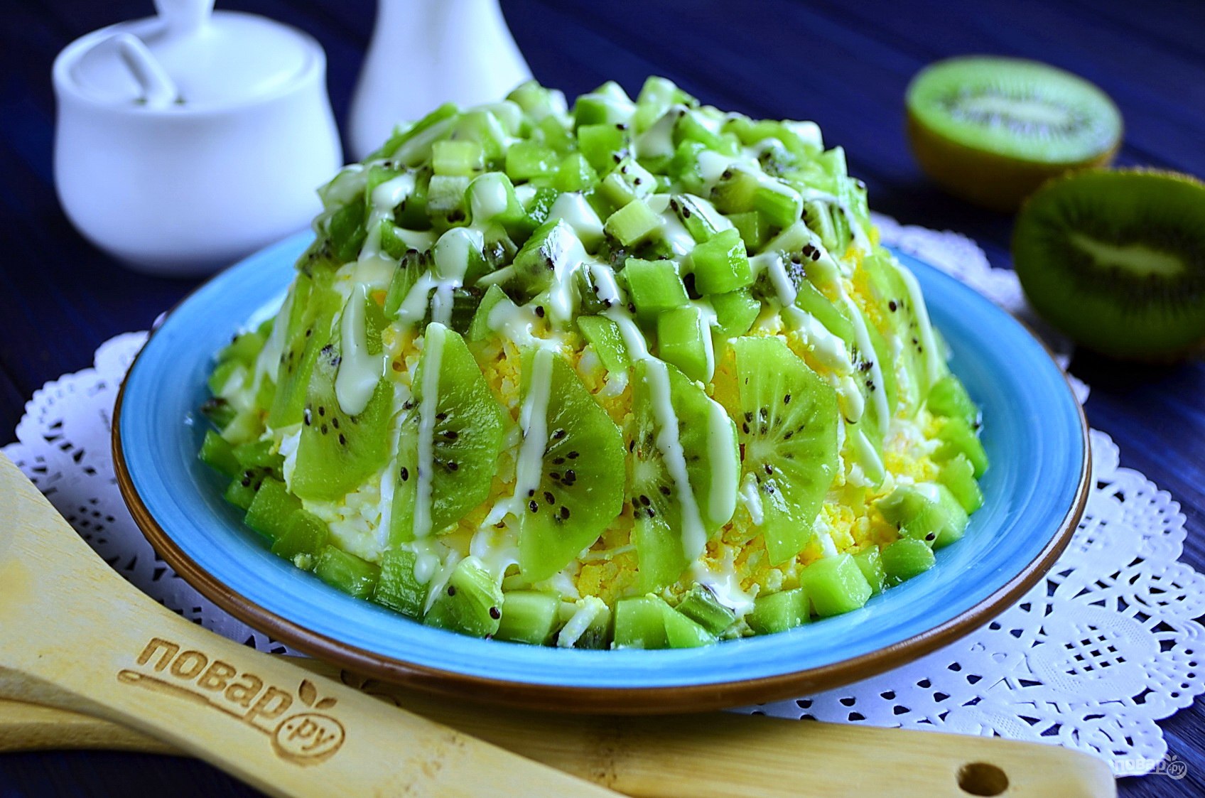 Салат с киви и курицей и сыром рецепт с Салат с киви и курицей и сыром рецепт с